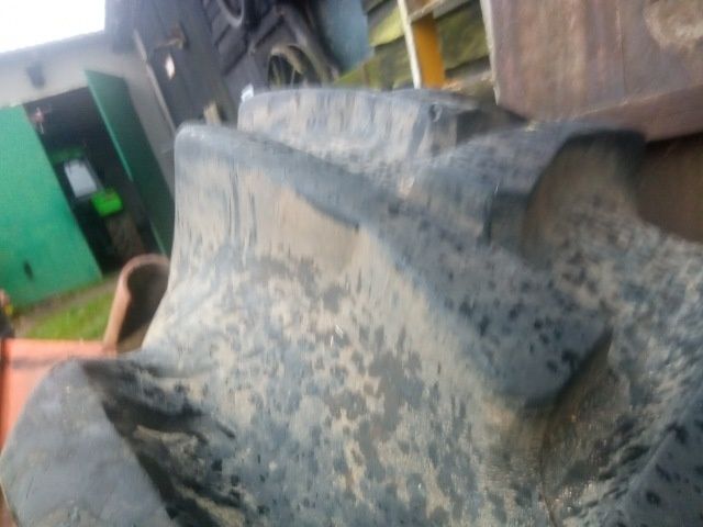 Sprzedam opony do ciągnika Ursus 360