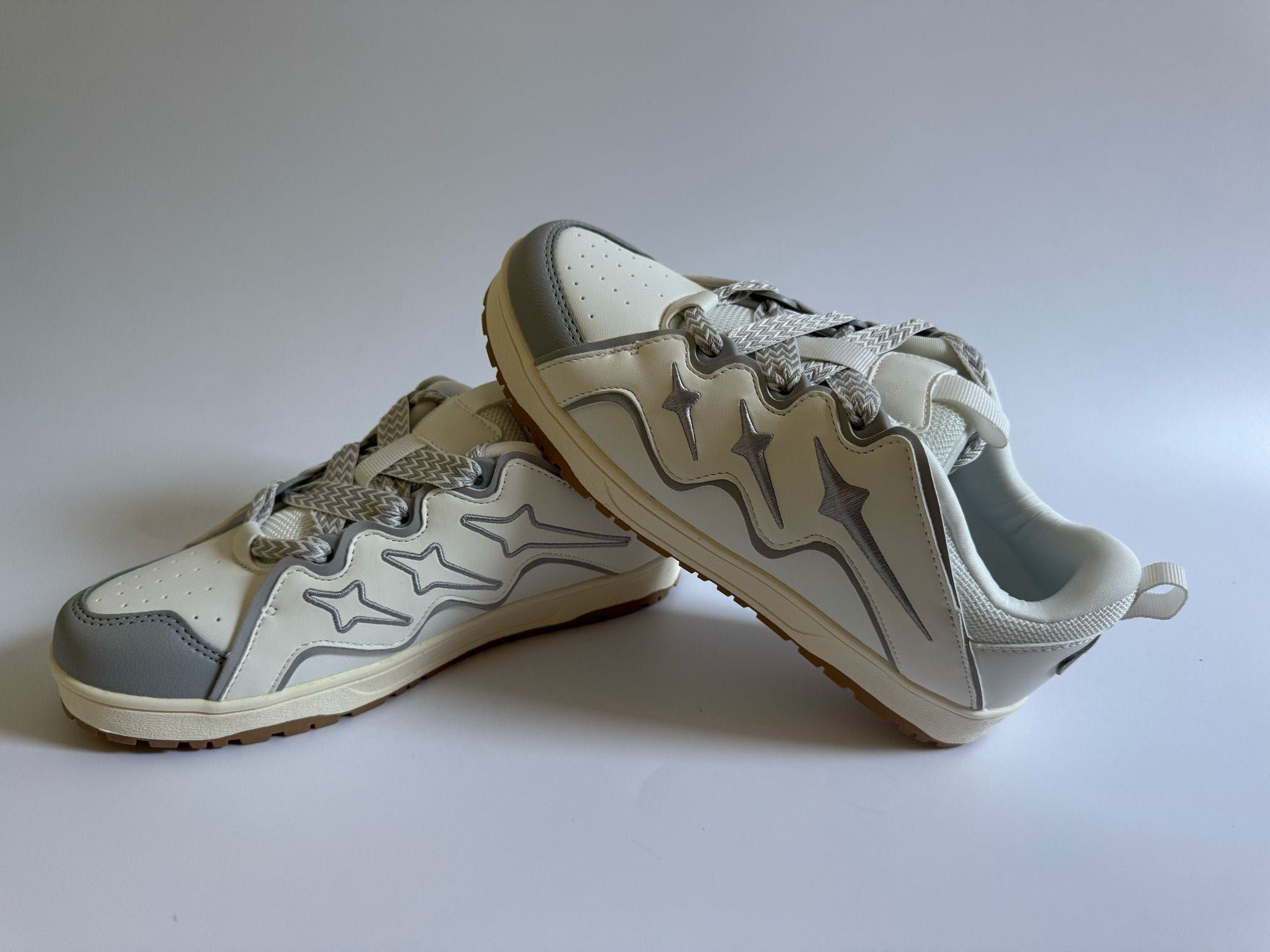 Nowe sneakersy damskie DREAM PAIRS podeszwa TPR białe srebrne  37,5