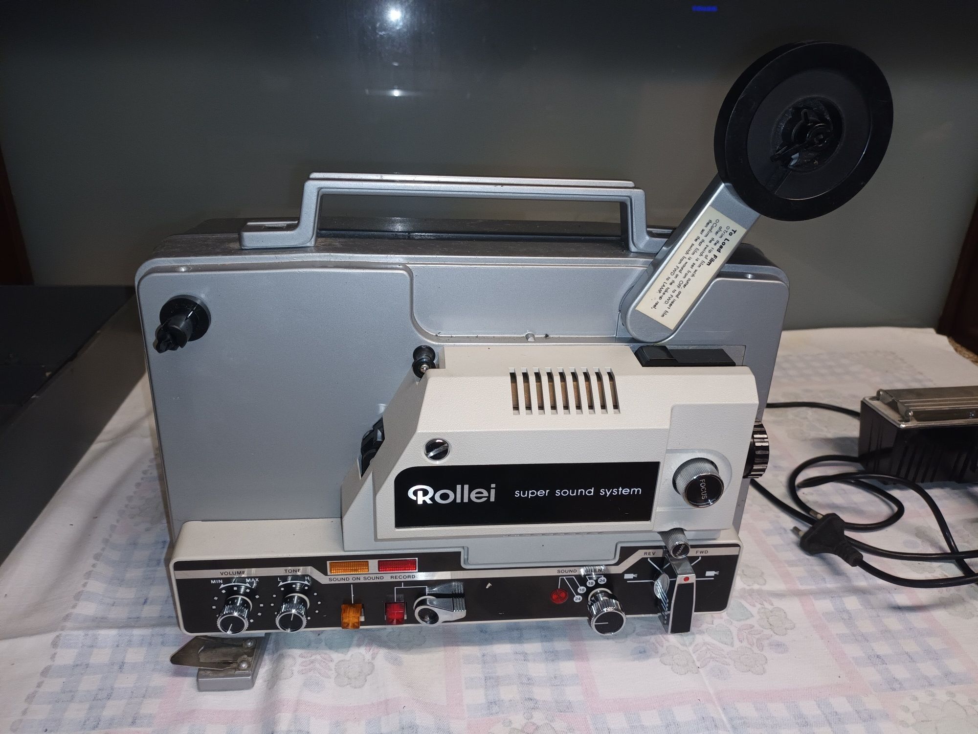 ROLLEI Super Sound System P8400S Projetor