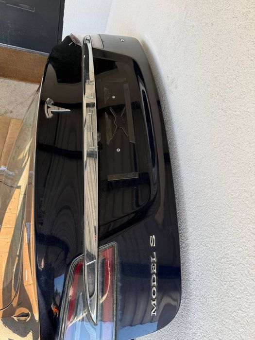 Ляда, кришка багажника Tesla S, тесла с дорест