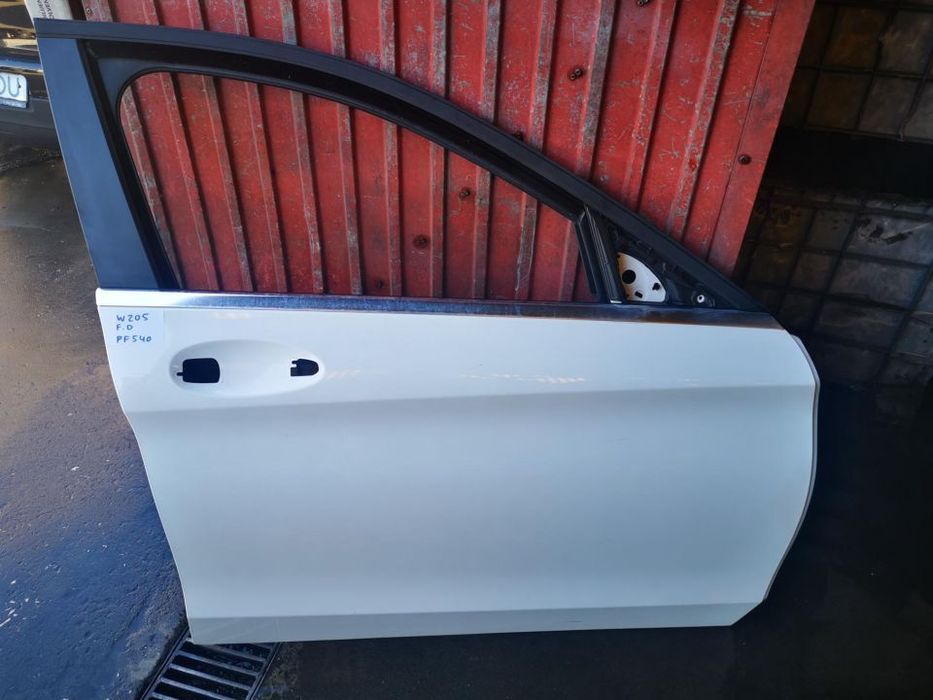 MERCEDES BENZ C W205 PORTA FRENTE DIREITA - PF540