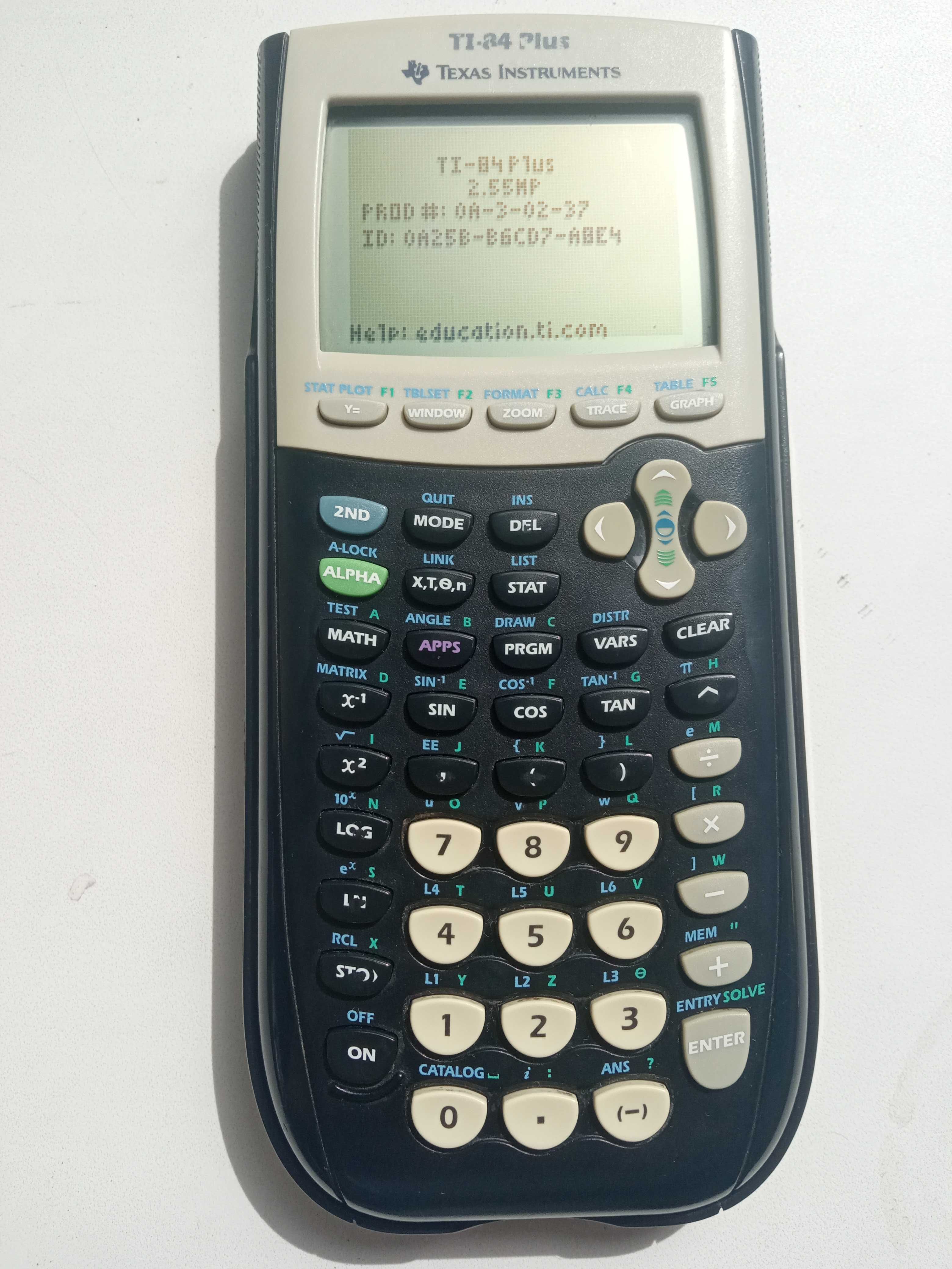 Графічний калькулятор Texas Instruments TI-84 інженерний