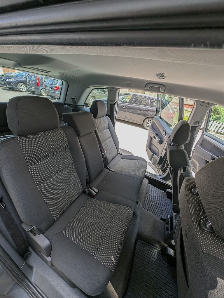 Opel Zafira 2010 року тільки що з Німеччини