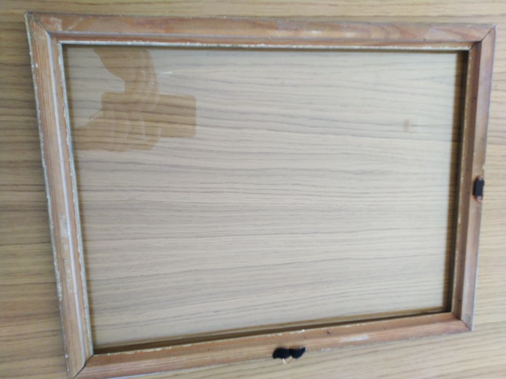 Złota drewniana ramka vintage ze szkłem 30x40cm