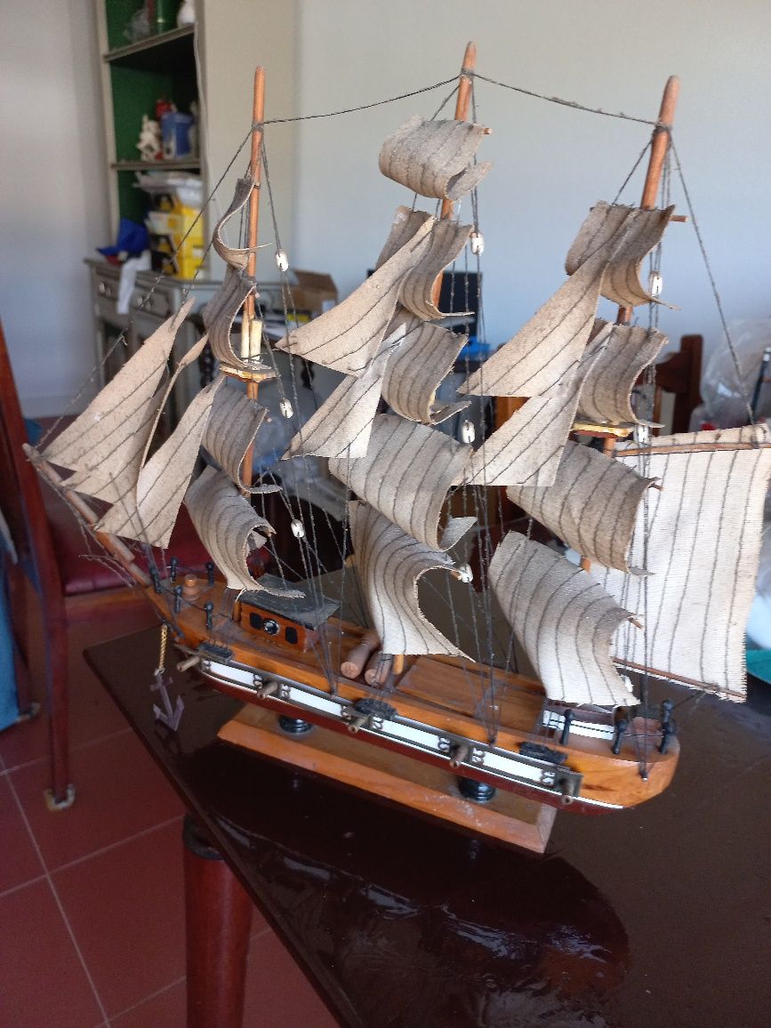 Embarcação antiga. Decoração - maquete Fragata