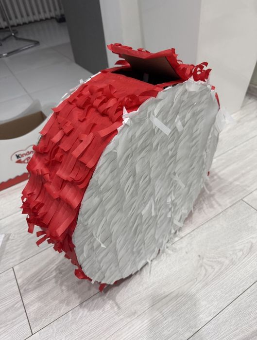 Piniata na słodycze Kinder