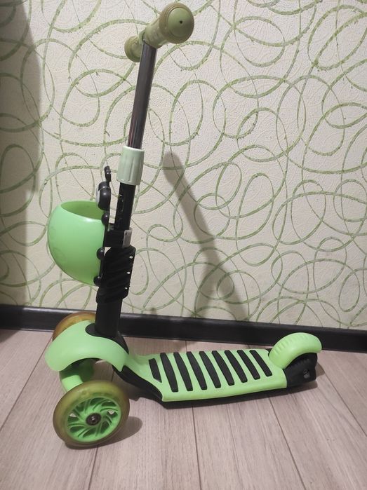 Самокат детский светящийся