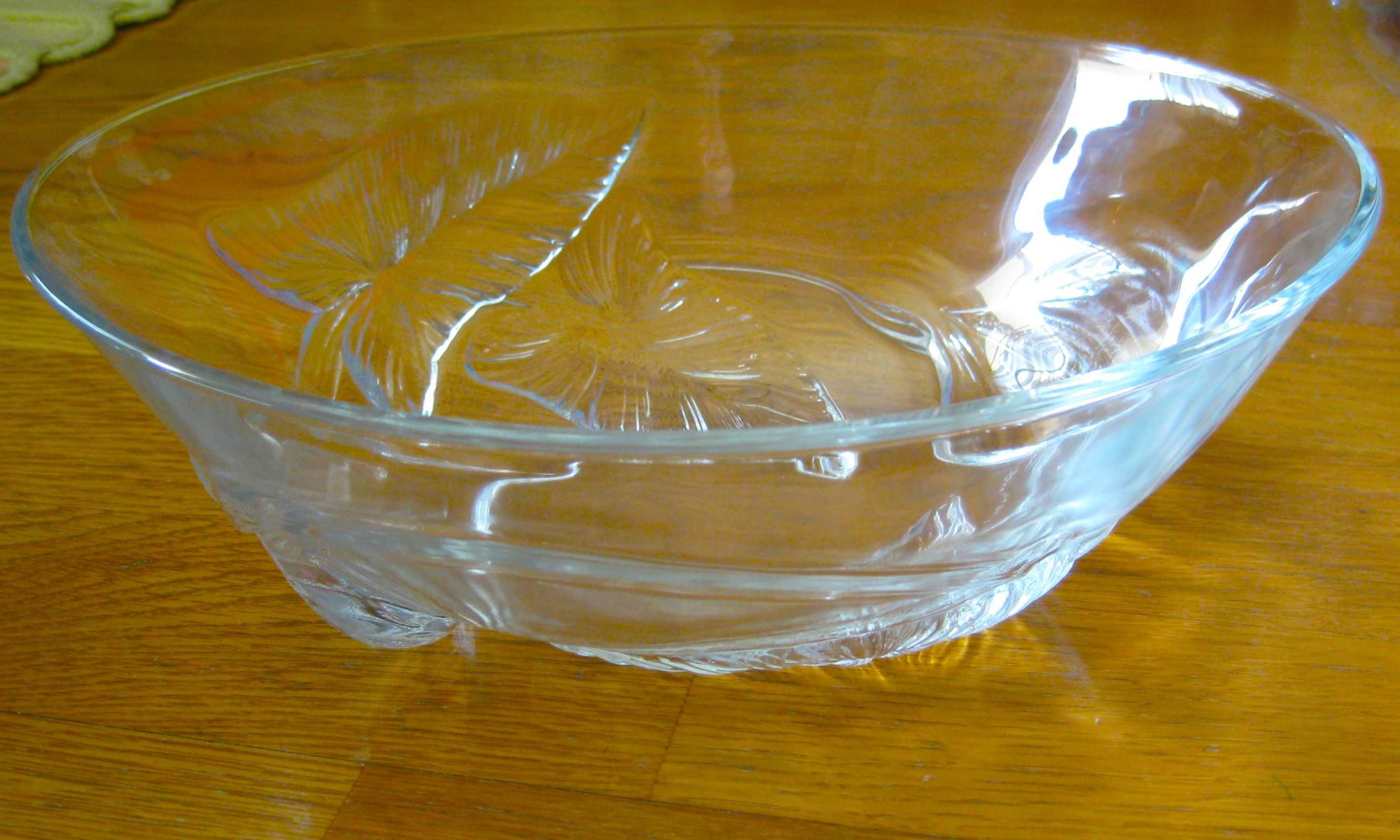 Taça Oval com relevo de Lírios da Luminarc