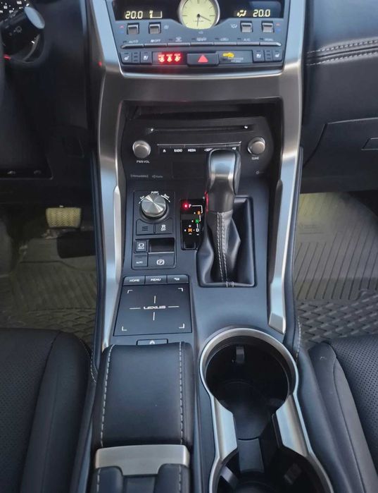 Lexus NX 300 Elegance Optimum AWD 2019 2.0