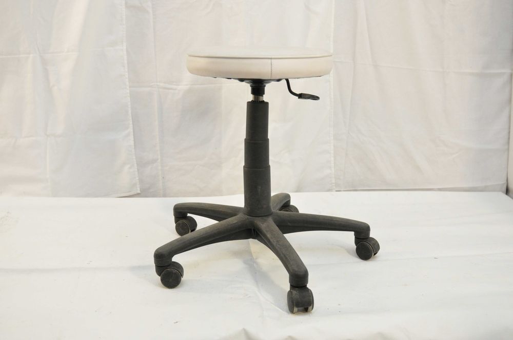 Taboret kosmetyczny regulowany BIOMAK