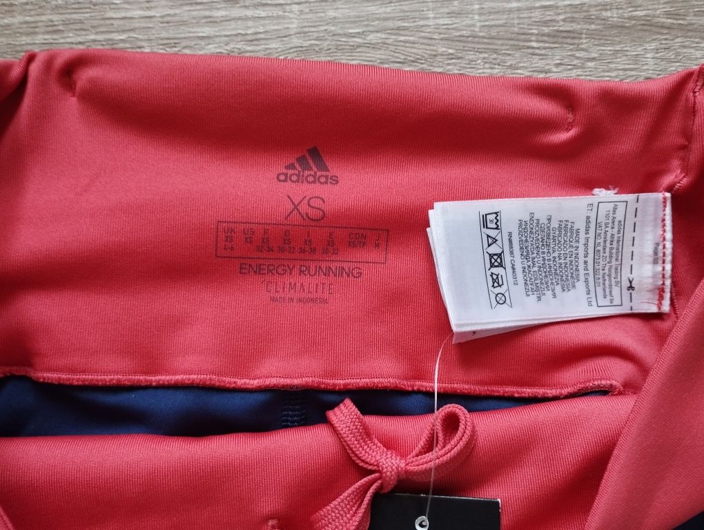 Legginsy Adidas, rozmiar XS, nowe z metką, kieszonka z tyłu. Wymiary n