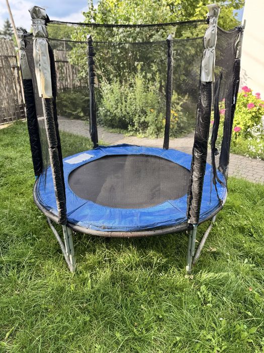 Trampolina ogrodowa 180 cm, z siatką, stan używany