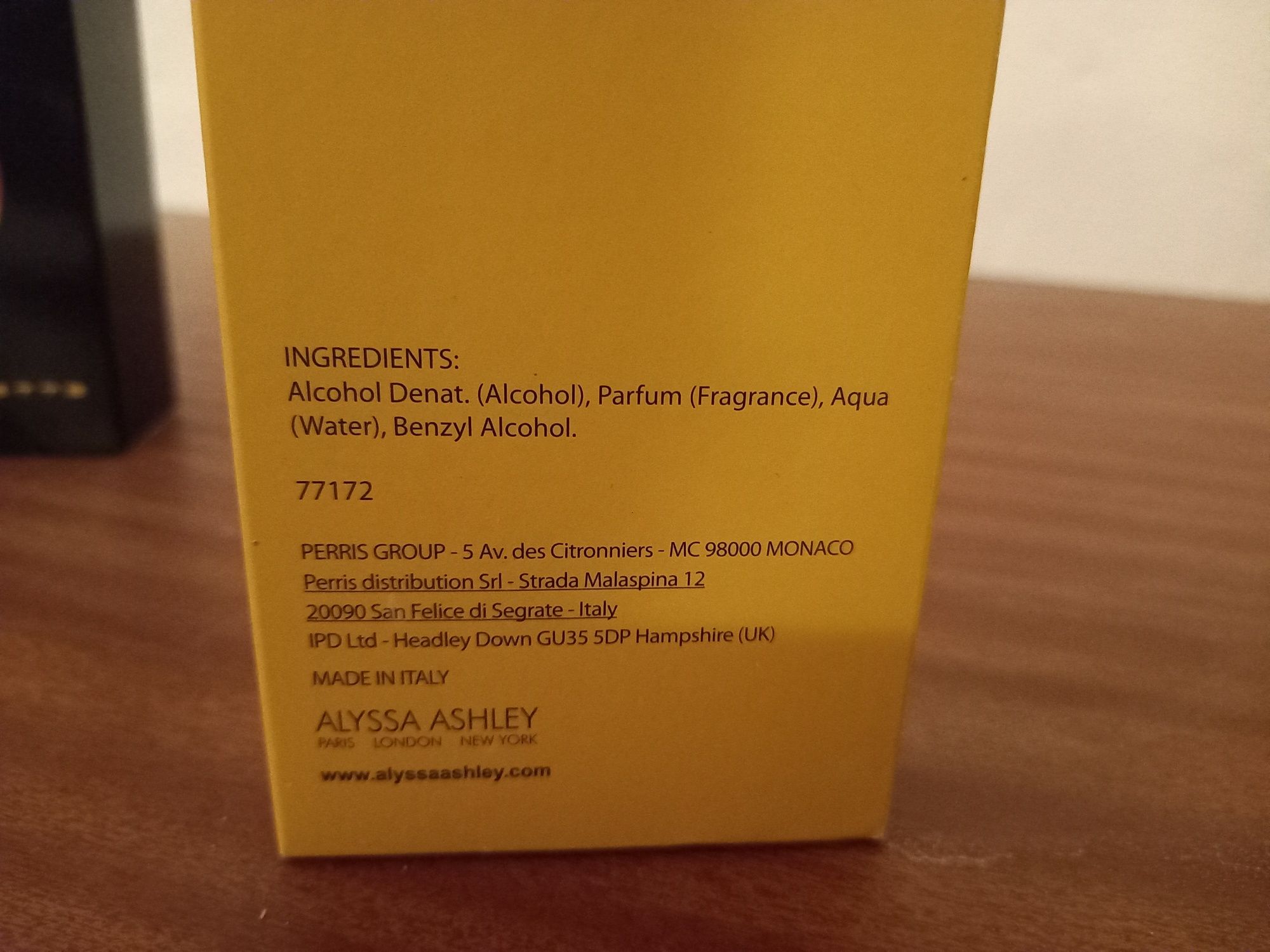 Vendo perfumes novos e originais, ainda selados na caixa.