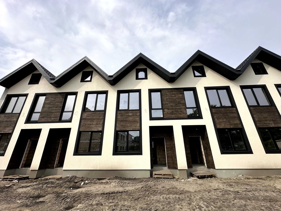 Таунхаус м. Буча , 3х поверховий , Бучанський Парк ,без % та комісіЇ,