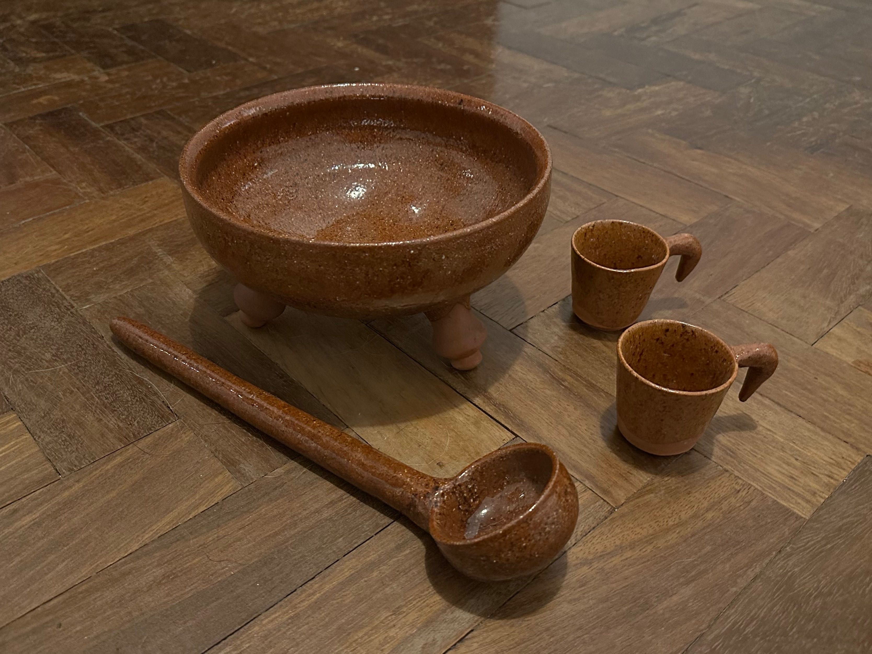 Conjunto para servir bebidas em barro