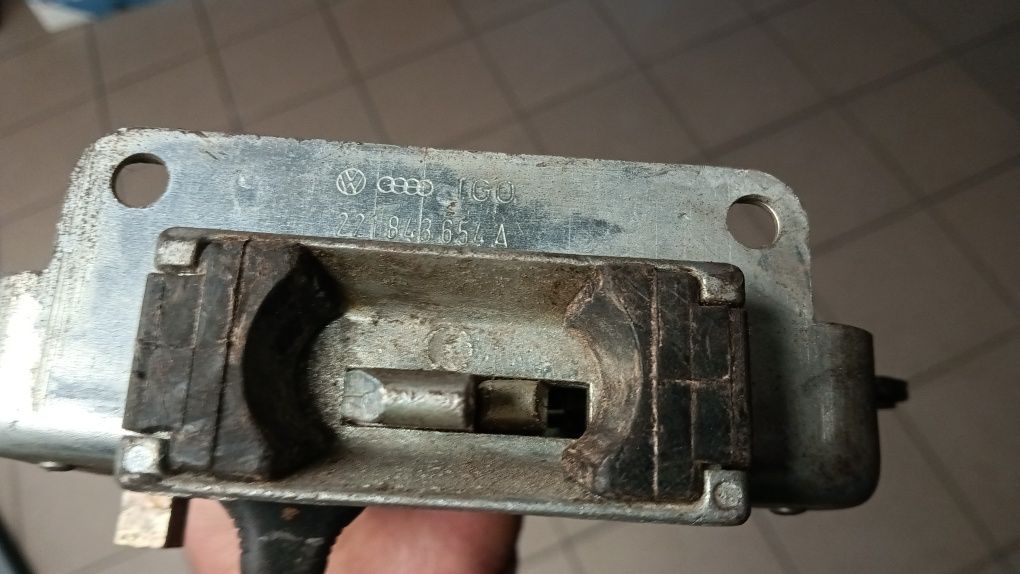 VW Bus T2 zamek drzwi rozsuwanych