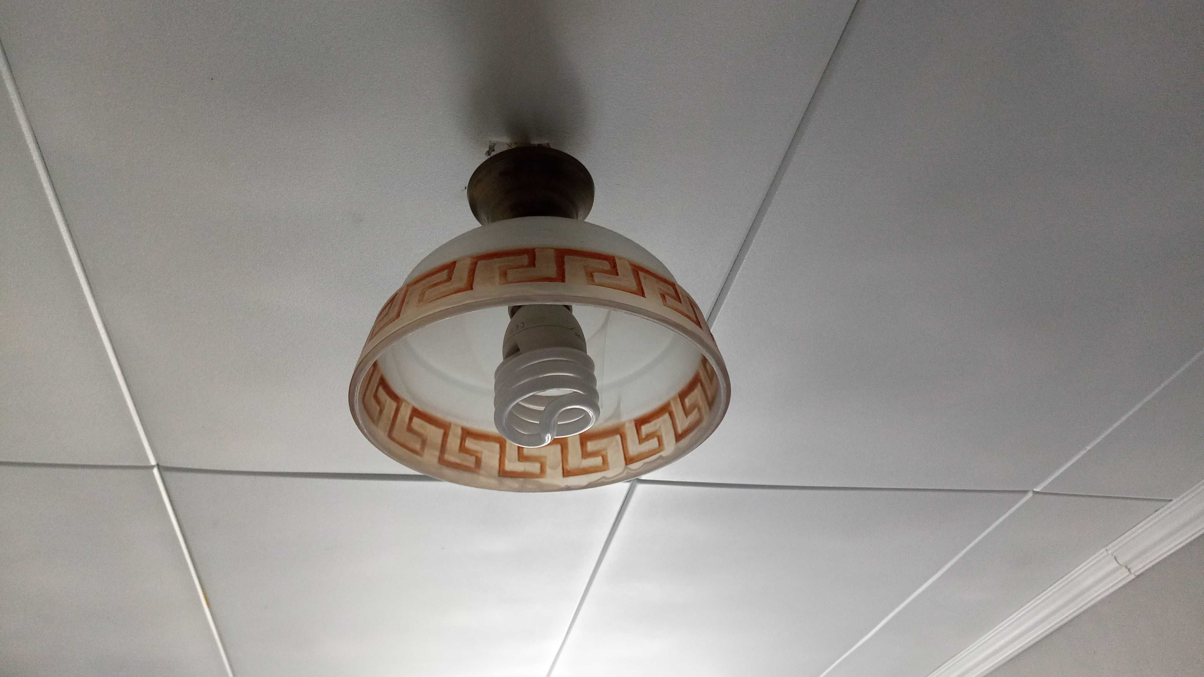 lampa z greckim wzorem