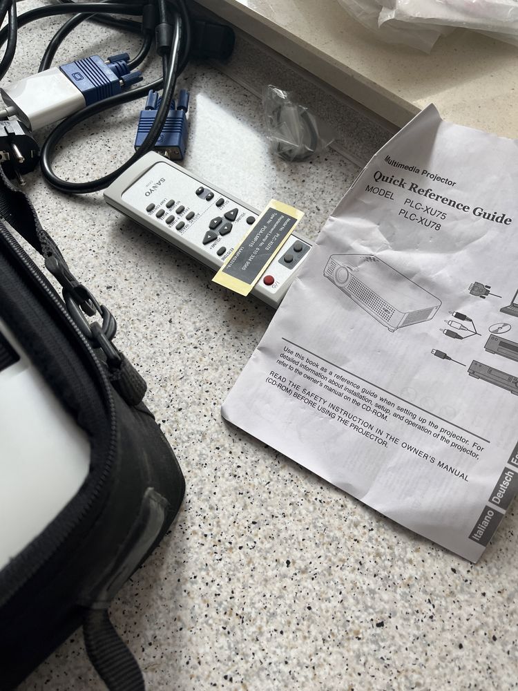 Projector sanyo PLC-XU78 stan  idealny