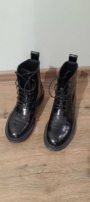 Шкіряні черевики & other stories, 36 р.