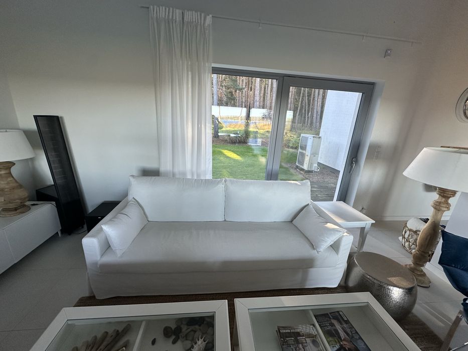 Sofa biala 3 osobowa.