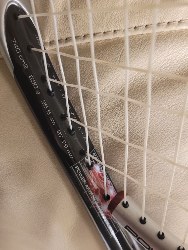 Ракетки тенісу і бадмінтону зі США.  Оновлено ракетками Wilson ultra