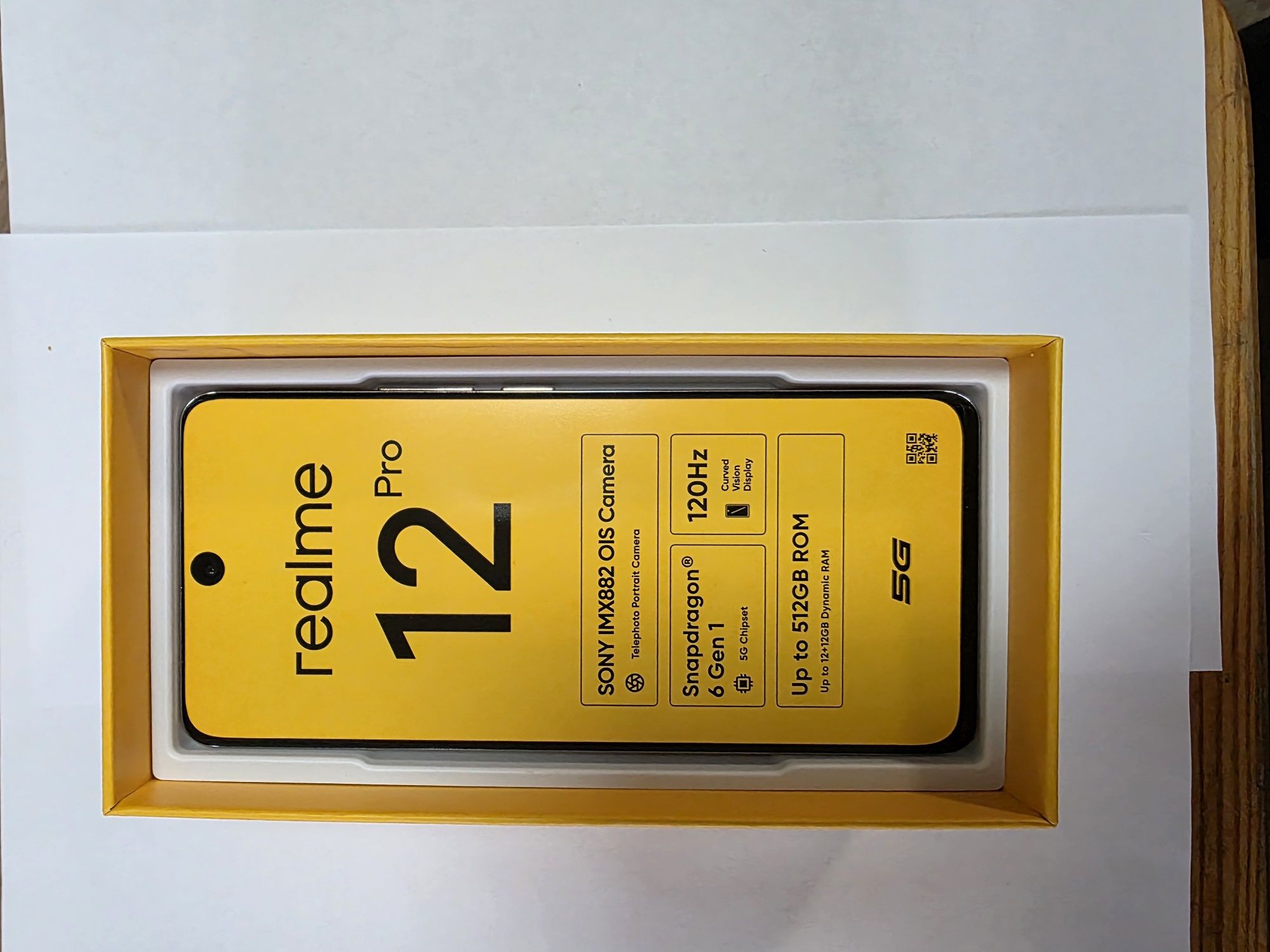 Мобільний телефон realme