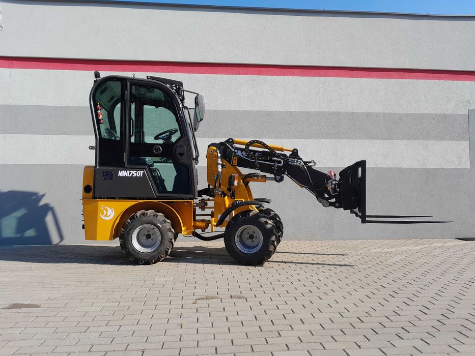 Ładowarka teleskopowa WOLF MINI 750 T / Szerokość 130 cm / PERKINS