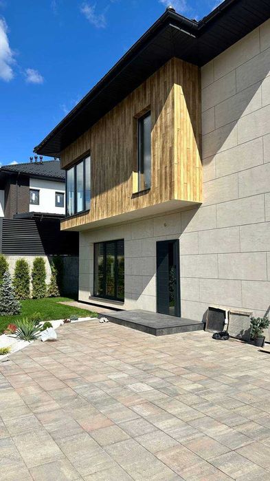 Просторий будинок в Лісниках з панорамним видом — мальовниче місце!