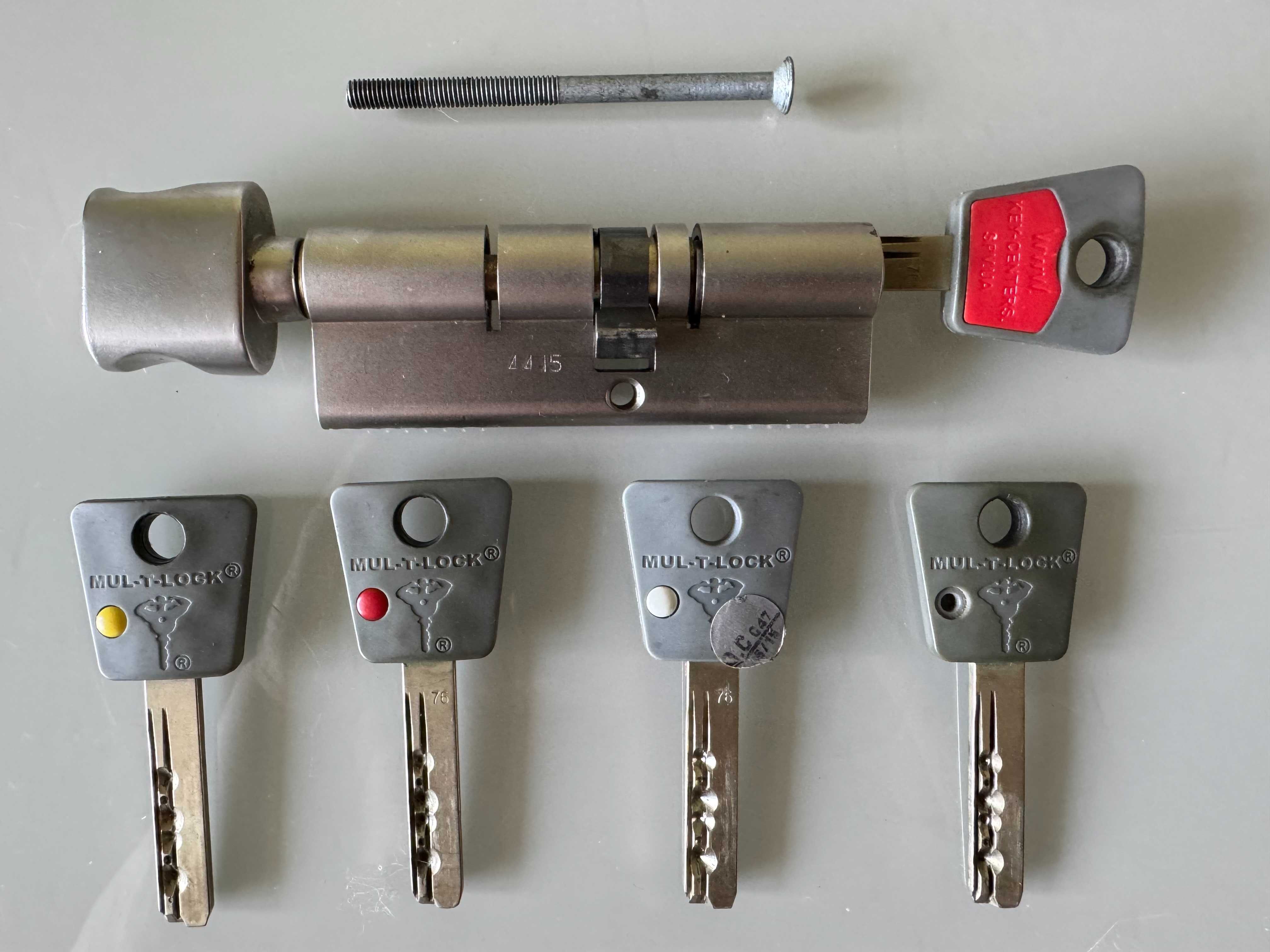 Цилиндр замка Mul-T-Lock (Израиль).
