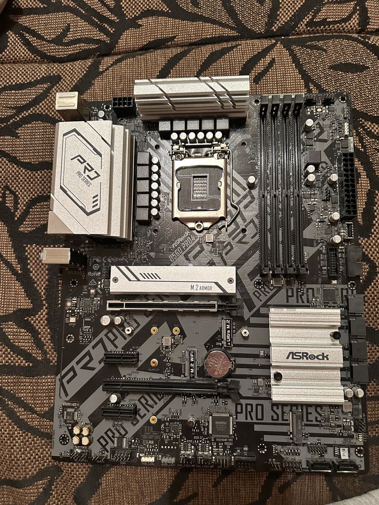 продам полностью исправную материнскую плату asrock b560m pro 4