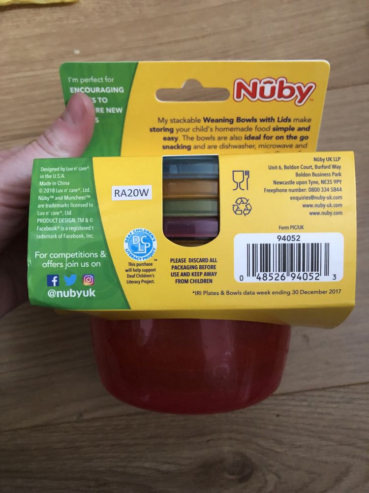 Набор новых 4 шт контейнеров для еды Nuby 4-6+