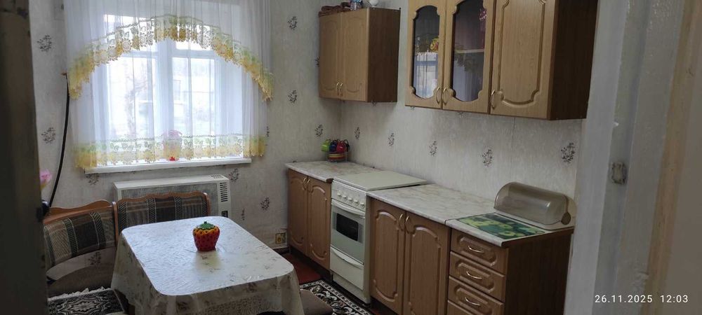 Квартира 4-х кімнатна та магазином