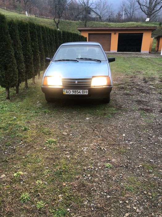 Продам Lada 2199