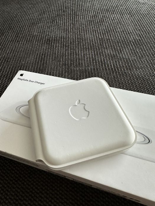 Зарядний пристрій Apple MagSafe Duo Charger