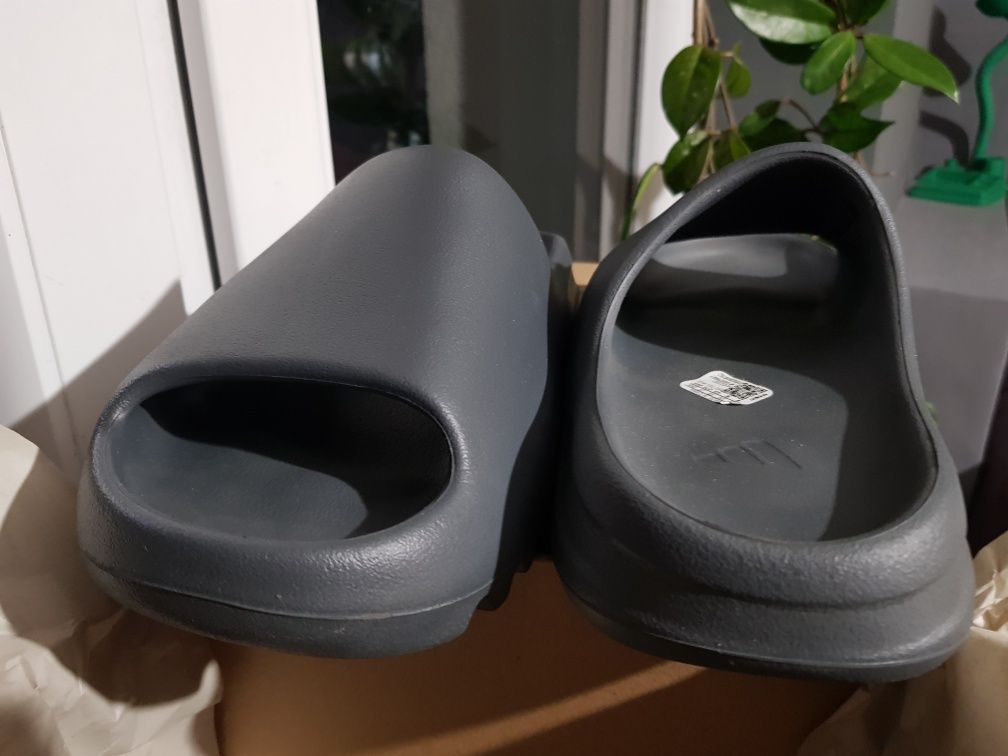Adidas yezzy slide slate grey 9.5us, 43 1/3