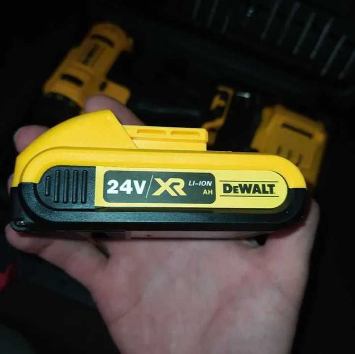 Профессиональный шуруповерт dewalt 24V/5A аккумуляторный