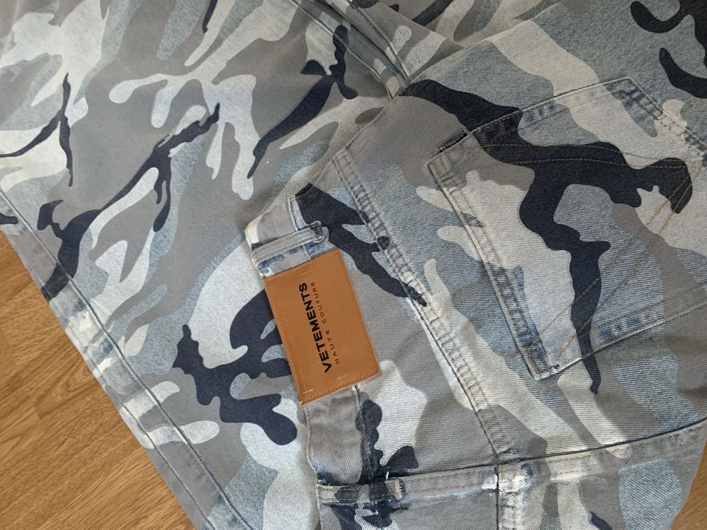 Джинсы vetements
