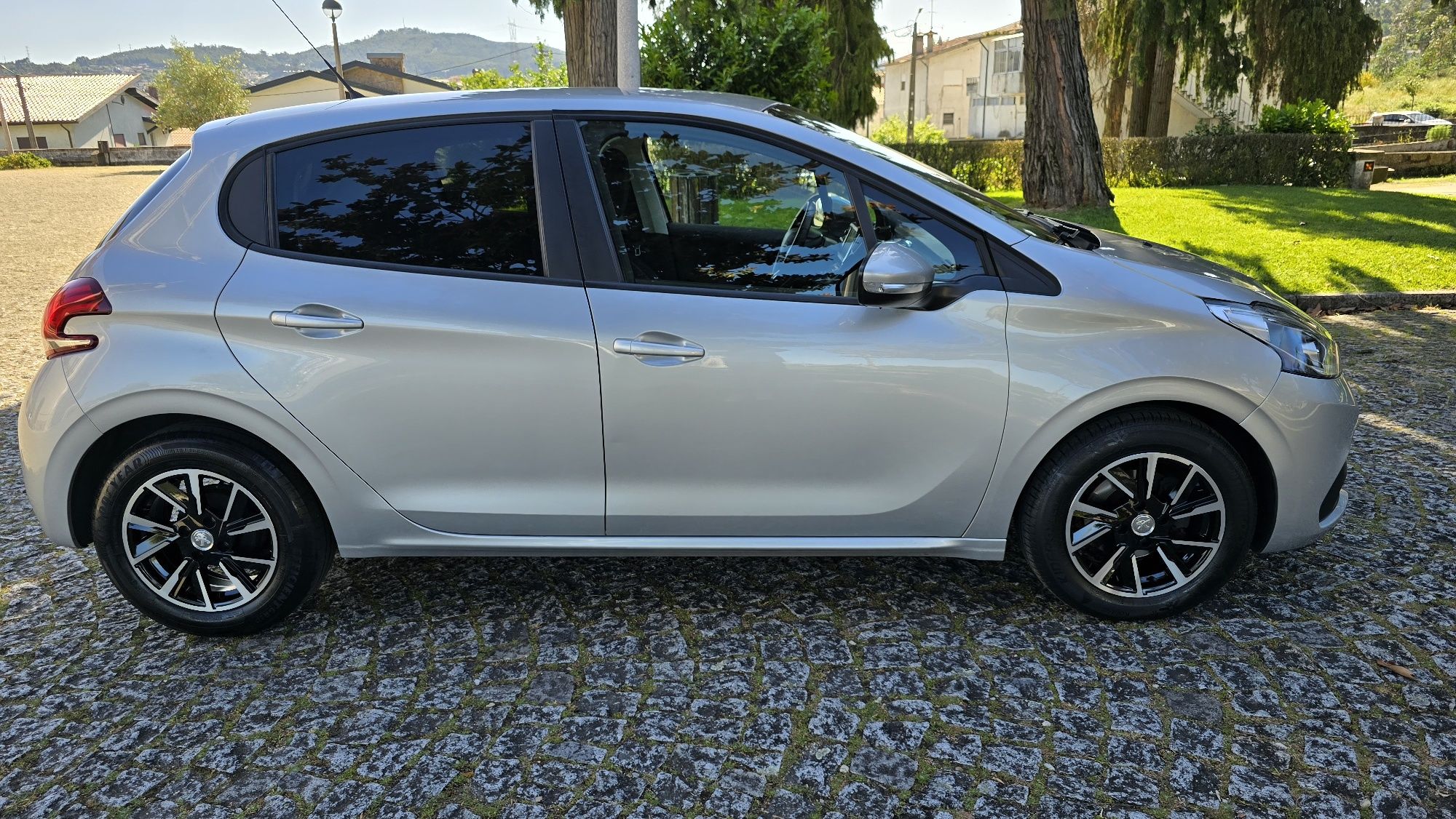 Peugeot 208 1.6Hdi