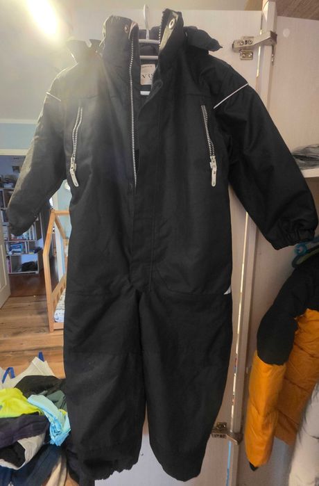 Kombinezon czarny dla chłopca 122