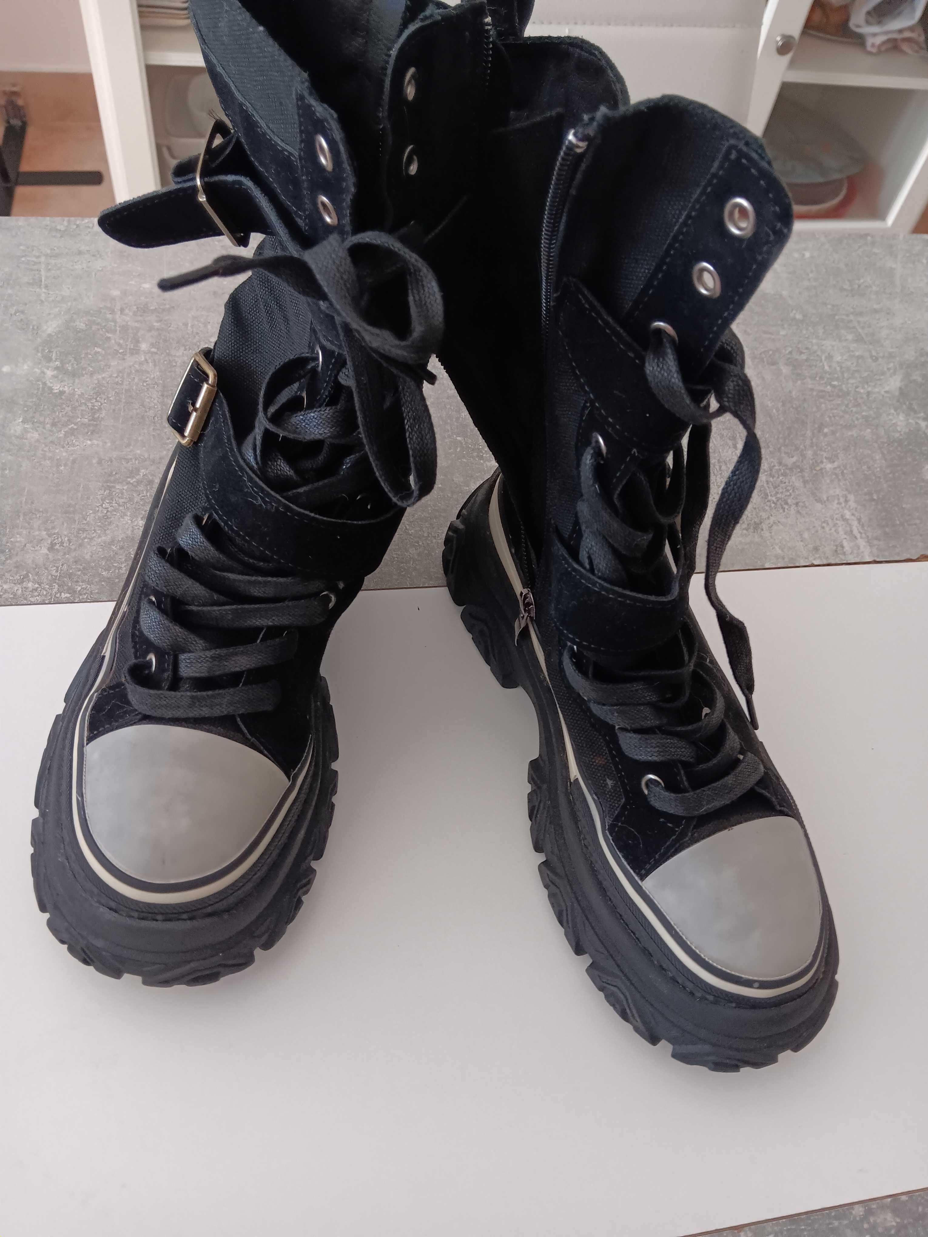 Botas de primavera em preto