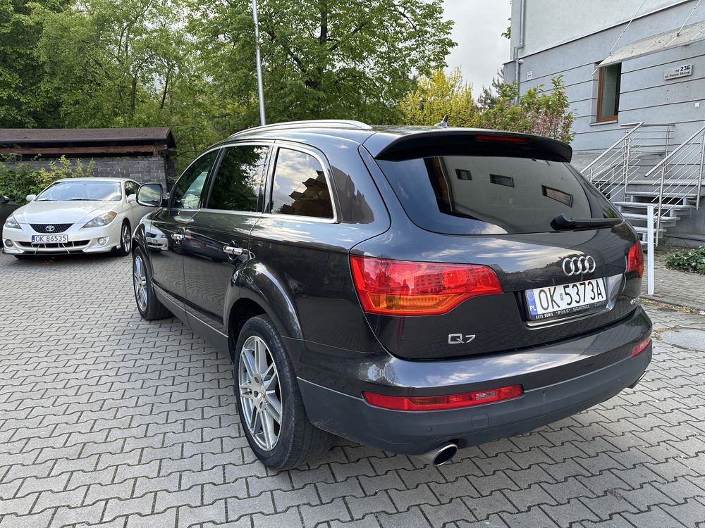 Sprzedam Audi Q7 4.2 diesel z 2008 roku Audi bez wkładu. Polecam