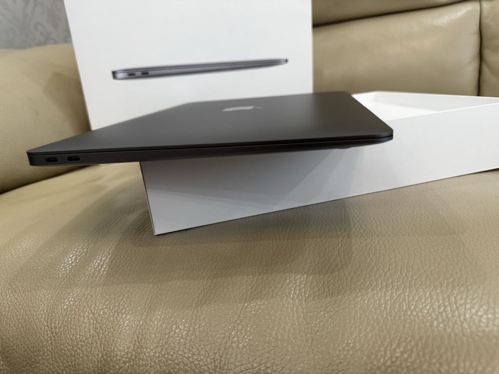 MacBook Air 13” M1 8/256 (2020) | Ідеальний стан | Повний комплект