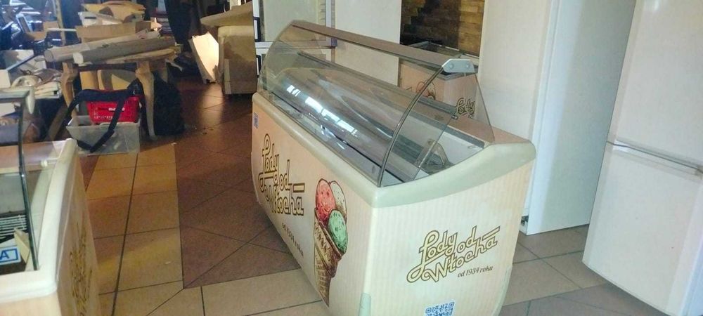 Witryna do lodów rzemieślniczych / ekspozycyjną