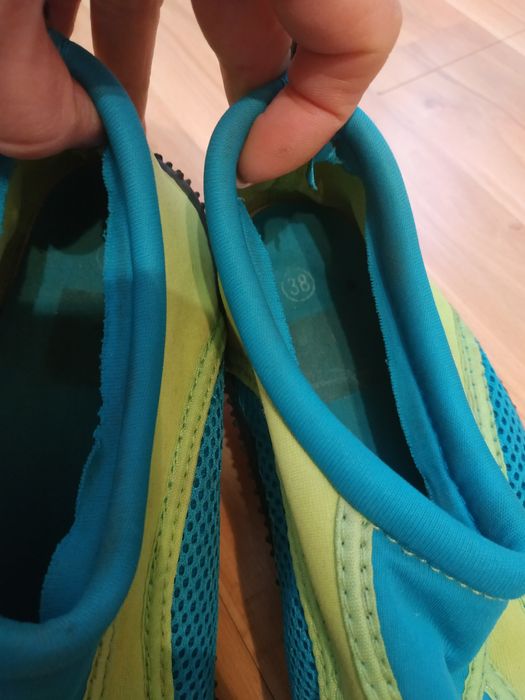 Супер легкі кросівки 38