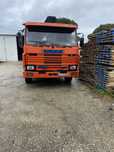 Scania 93M 210 tribasculante