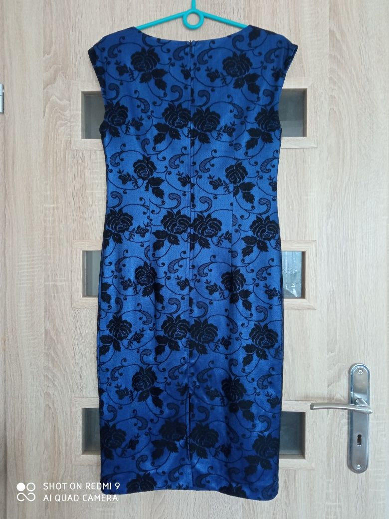 Sukienka czarna niebieska koronkowa na podszewce M
