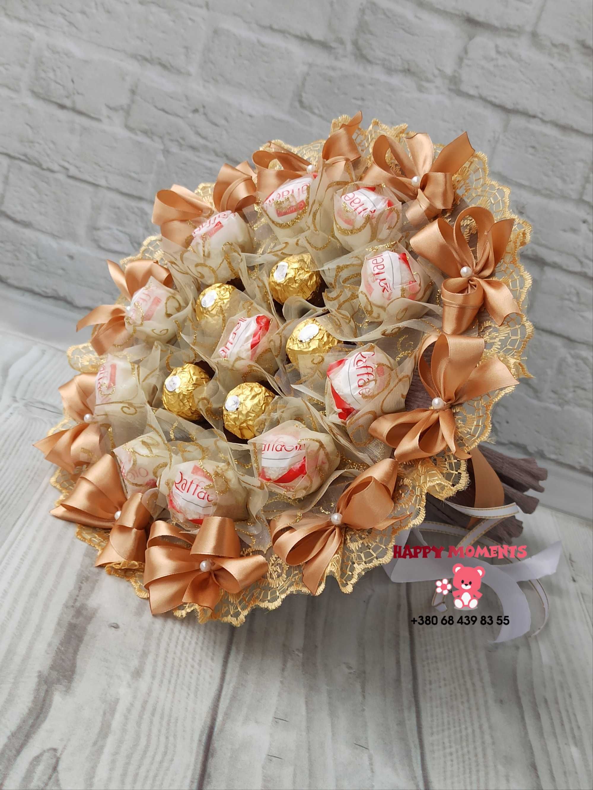 Букет из конфет Ferrero Rocher и Rafaello подарок букет з цукерок