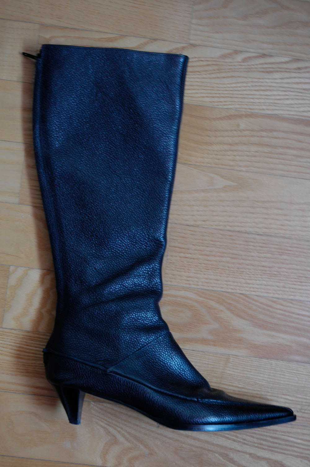 Kozaki eleganckie, czarna skóra, r 36, obcas niski, zamek z tyłu Italy