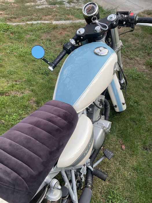 Mota café racer Mash
