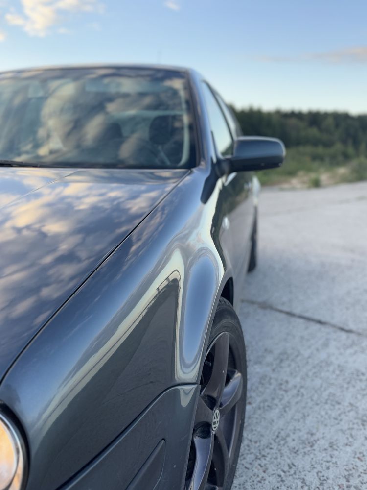 Volkswagen Golf 4 1.6 бензин 2001 рік